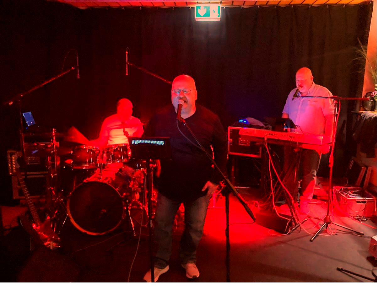 sunrise.band auf der Bühne